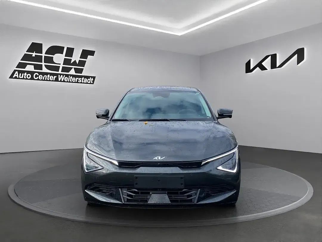 Kia EV6 - Thumbnail 2