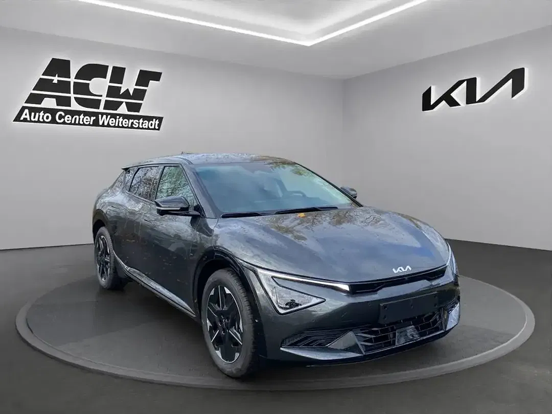 Kia EV6 - Thumbnail 3