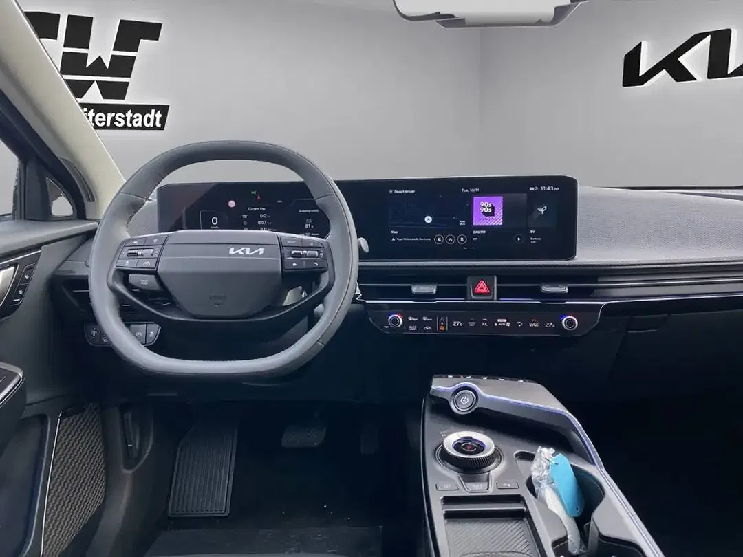 Kia EV6 - Thumbnail 9