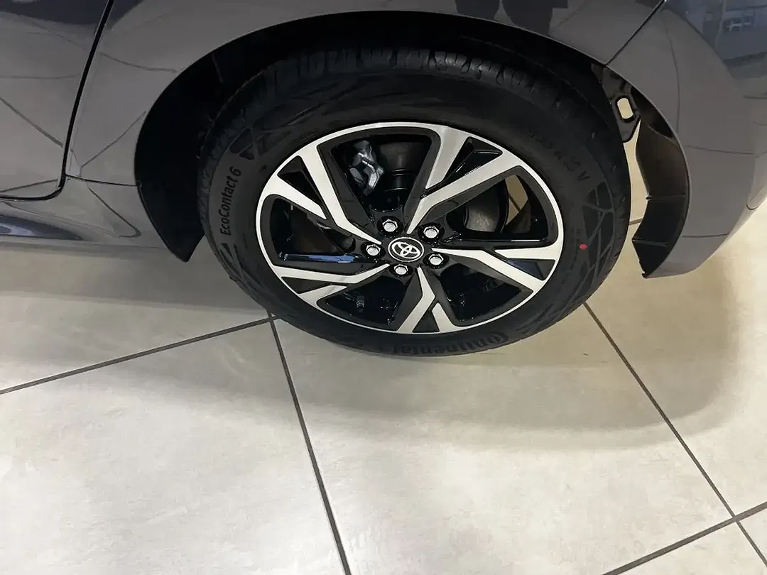 Toyota Yaris - Thumbnail 9