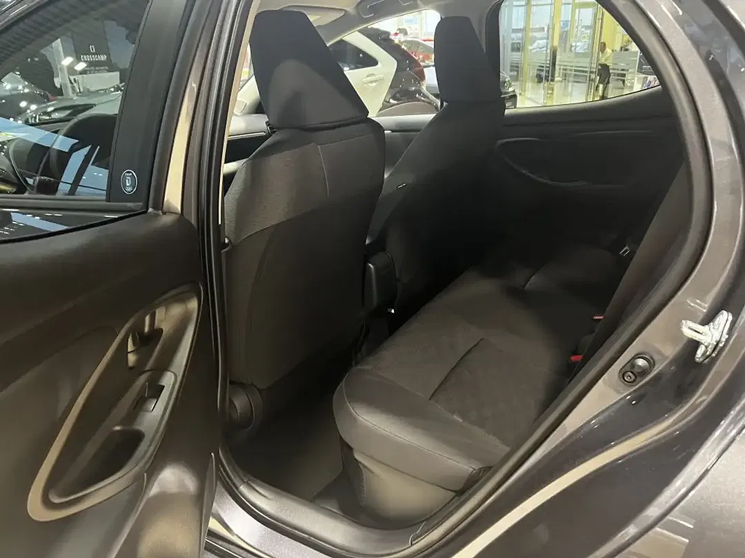 Toyota Yaris - Thumbnail 10