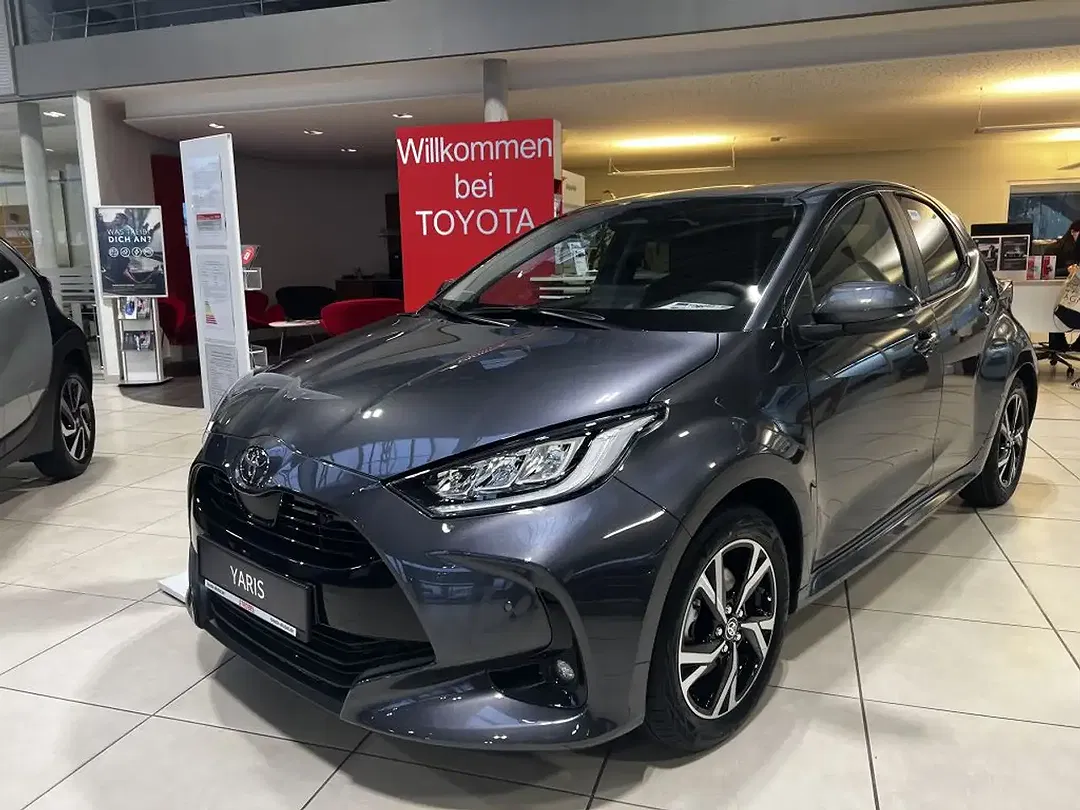 Toyota Yaris - Thumbnail 2