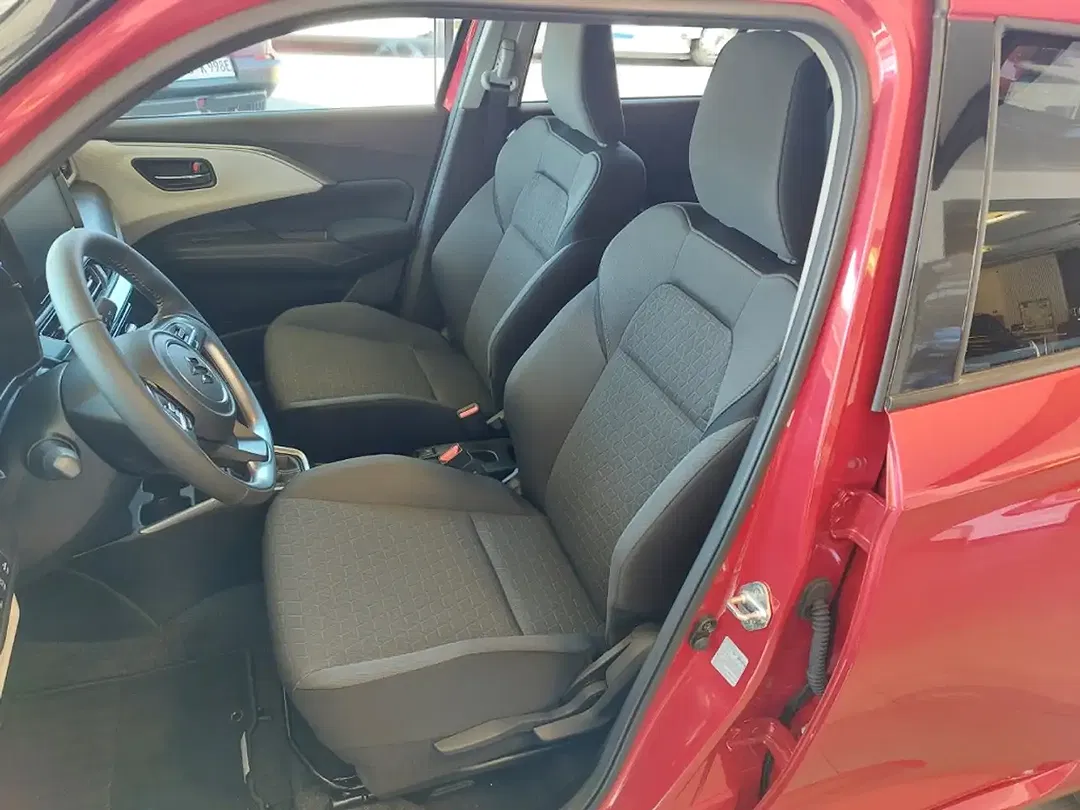Suzuki Swift - Thumbnail 10