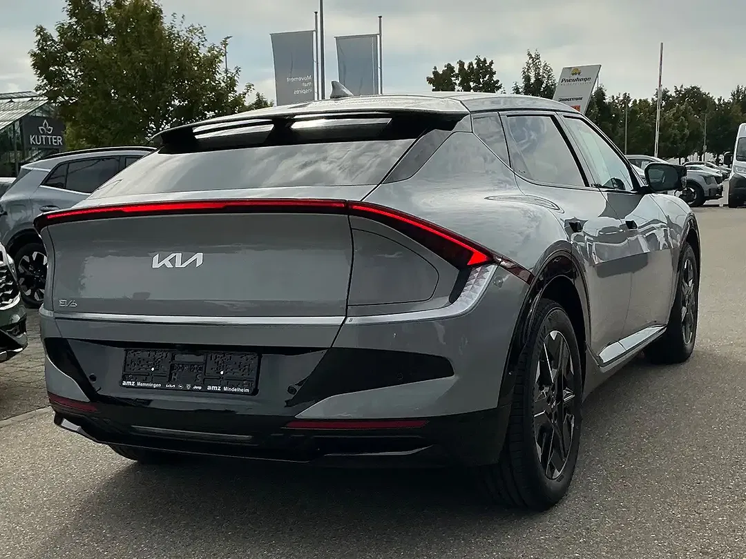 Kia EV6 - Thumbnail 7