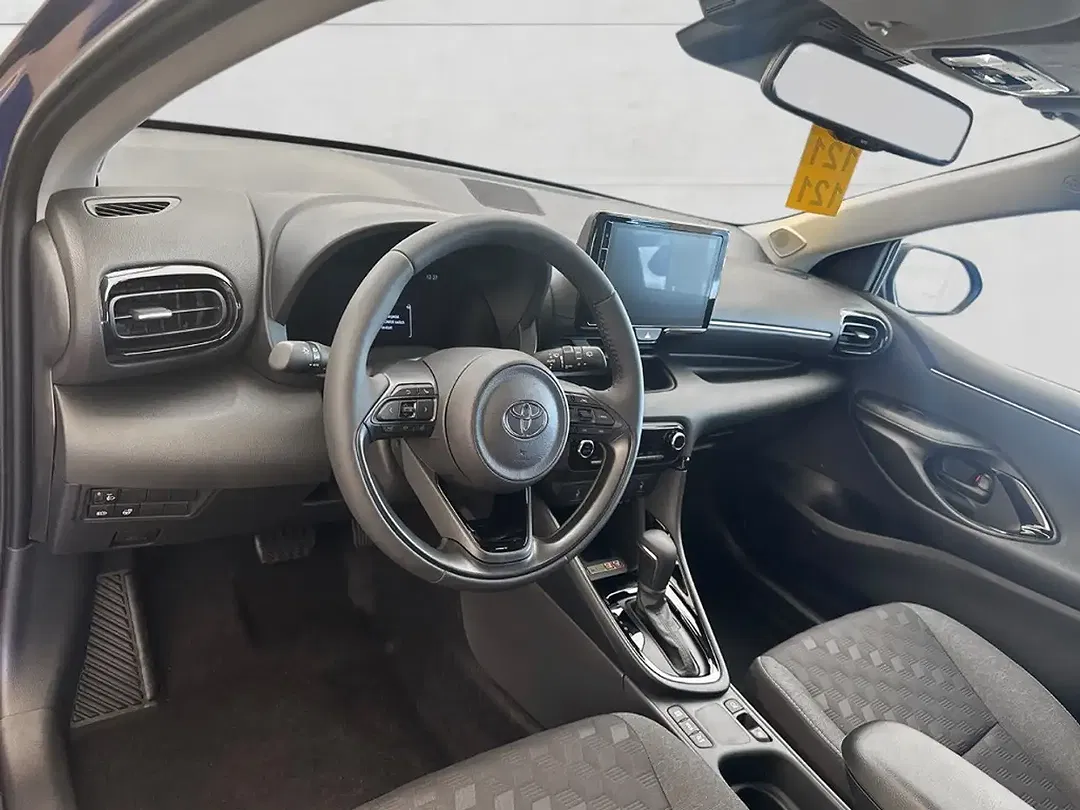 Toyota Yaris - Thumbnail 10