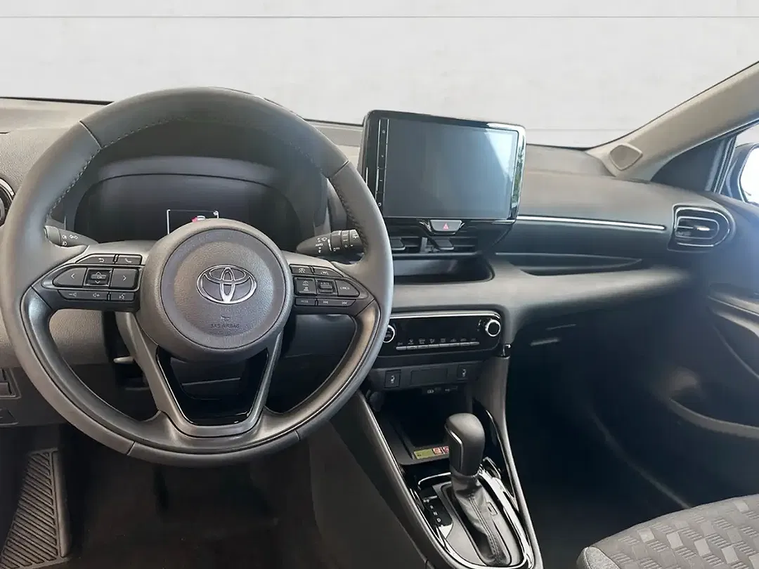 Toyota Yaris - Thumbnail 11