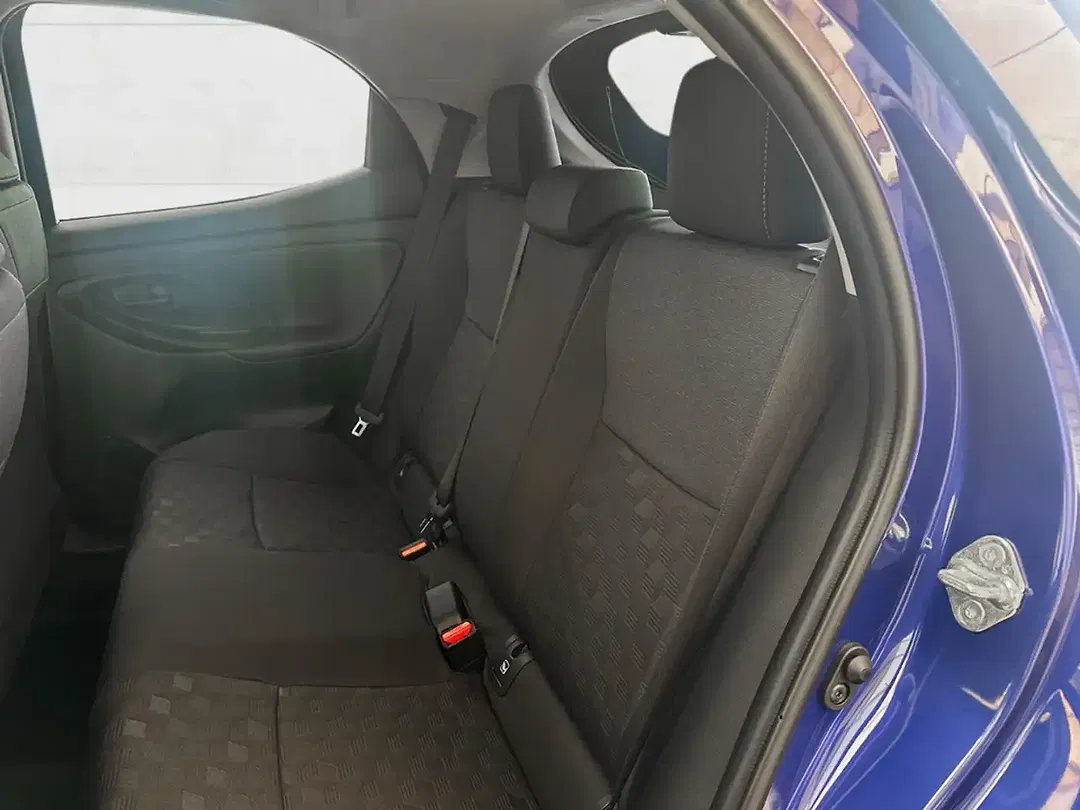 Toyota Yaris - Thumbnail 9