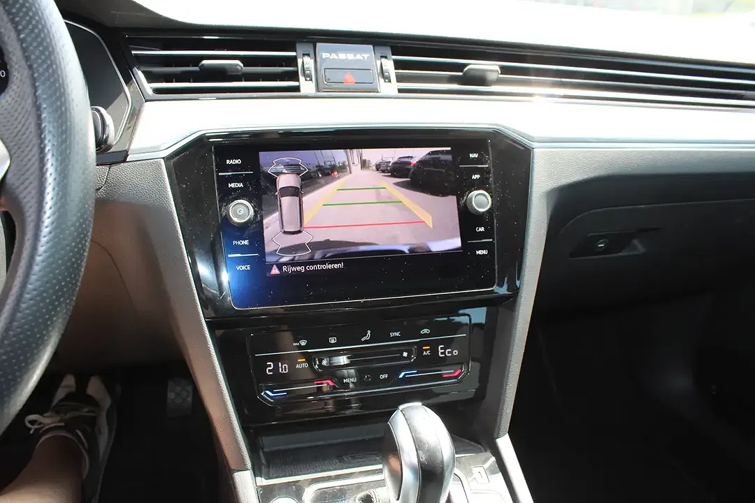 Volkswagen Passat Variant - Thumbnail 13
