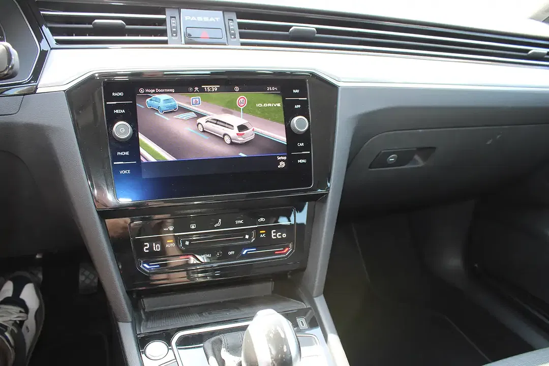 Volkswagen Passat Variant - Thumbnail 14