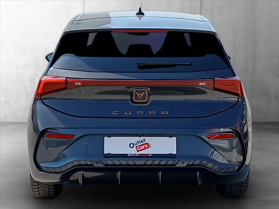 CUPRA Born - Thumbnail 3
