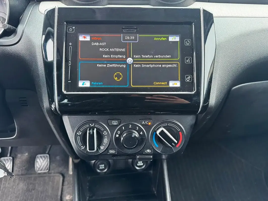 Suzuki Swift - Thumbnail 10