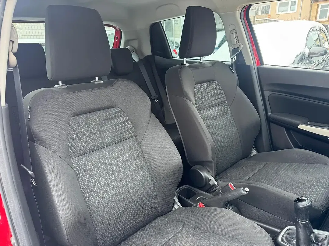 Suzuki Swift - Thumbnail 8