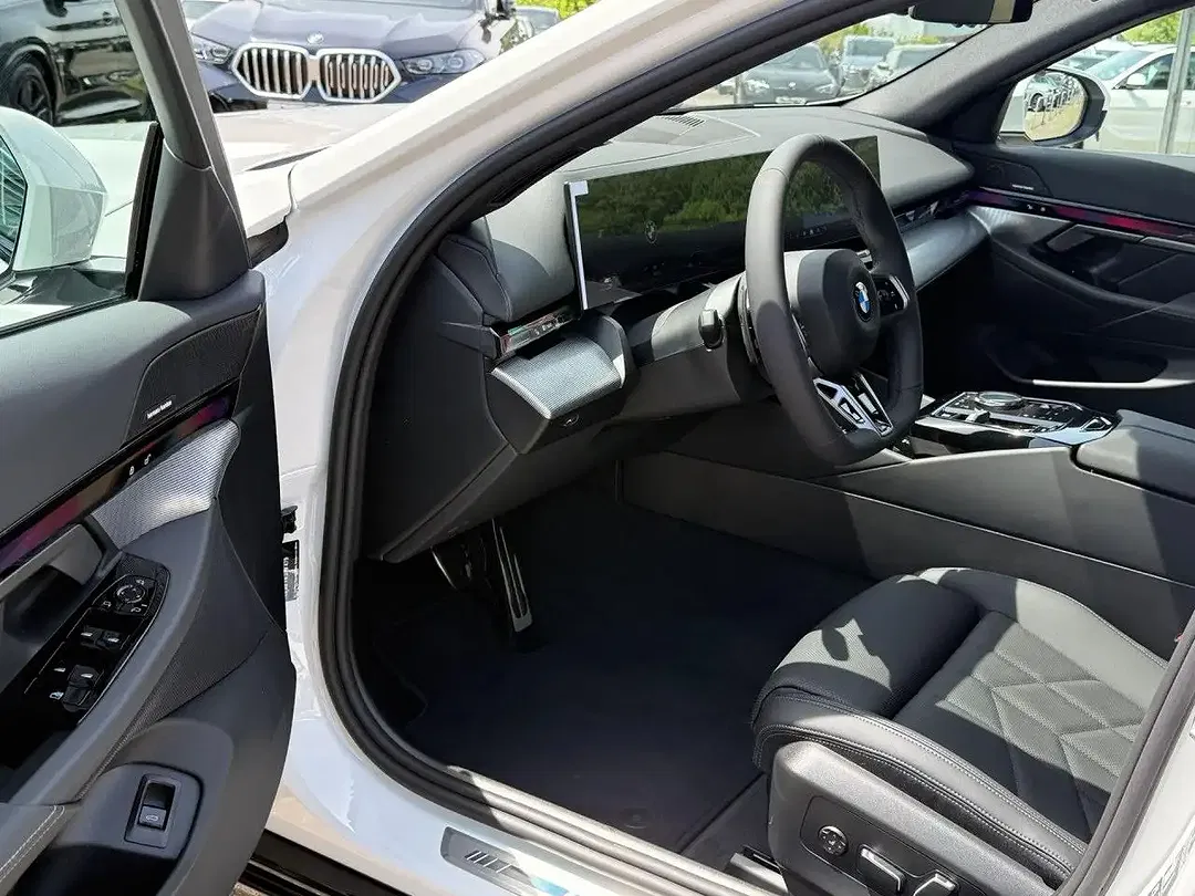 BMW 520 - Thumbnail 10