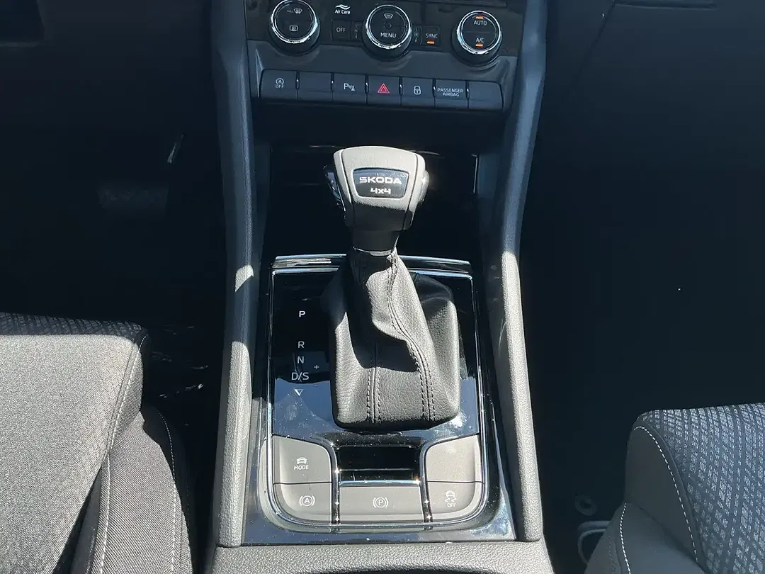 Skoda Karoq - Thumbnail 7