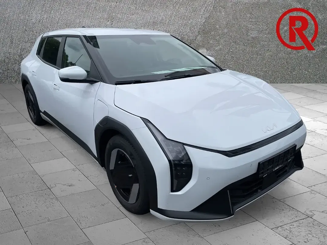 Kia EV4 - Thumbnail 3