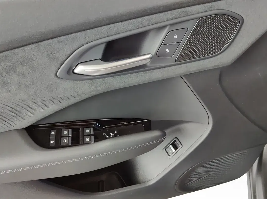 Audi Q3 - Thumbnail 10
