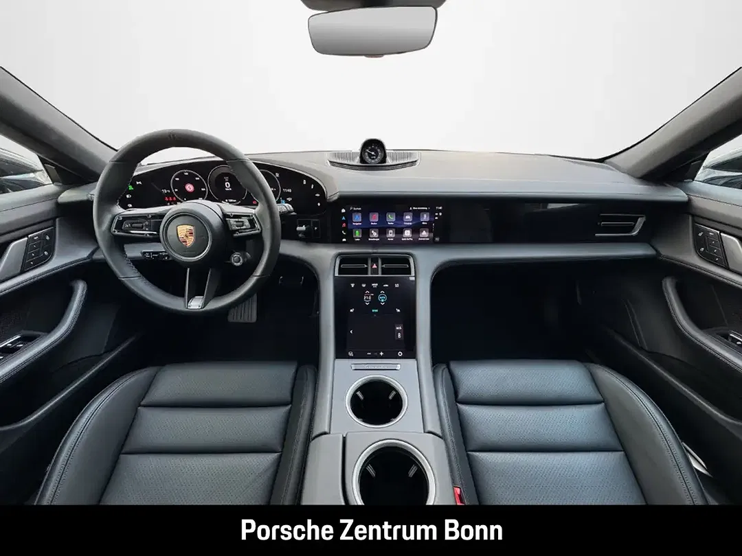 Porsche Taycan - Thumbnail 14