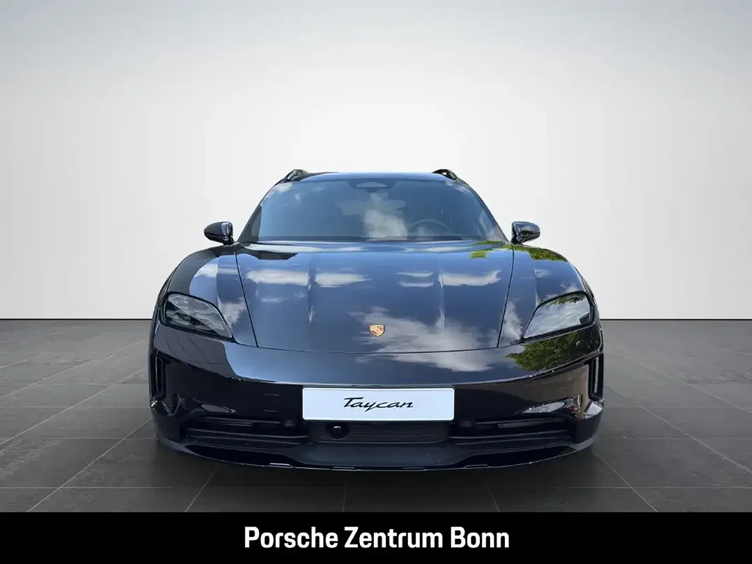 Porsche Taycan - Thumbnail 2