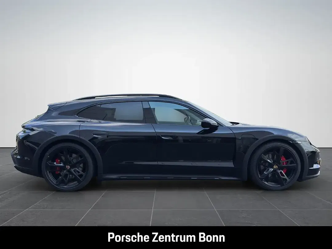 Porsche Taycan - Thumbnail 4