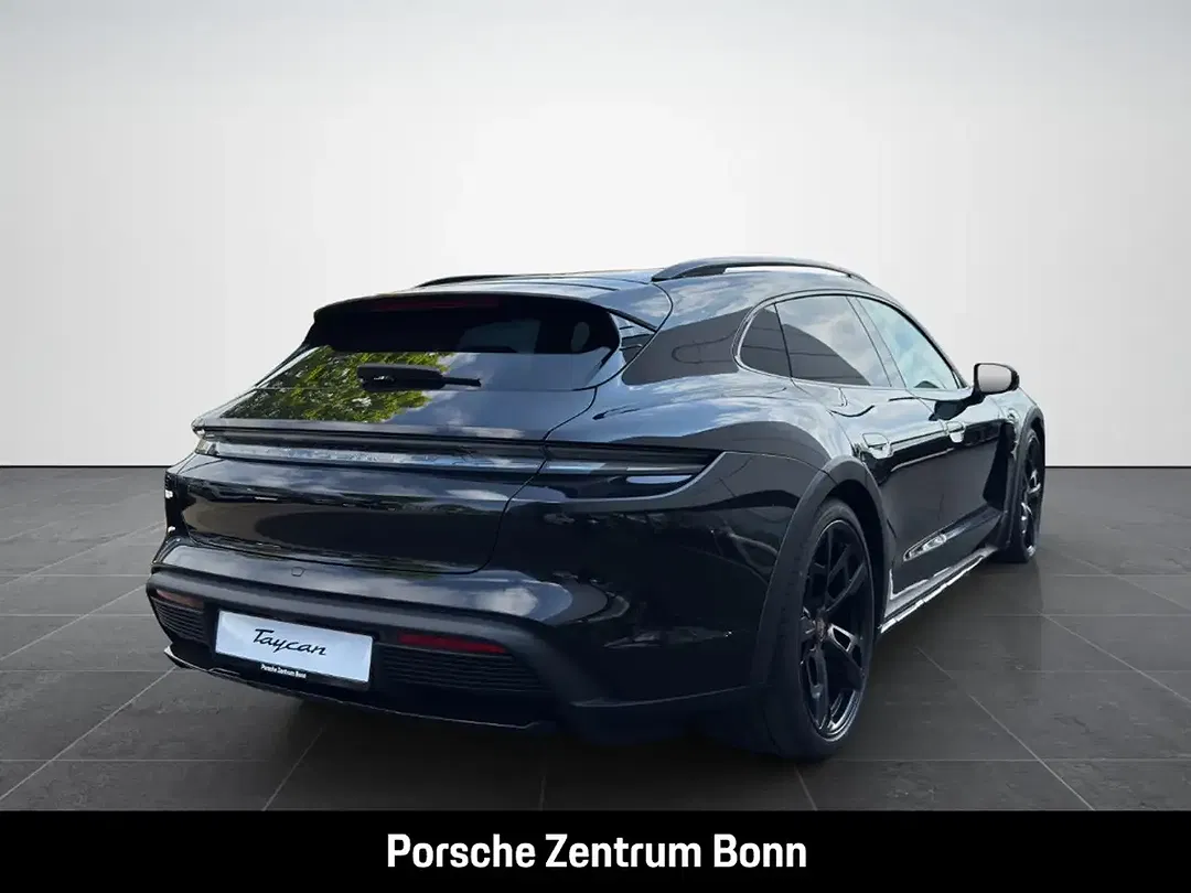 Porsche Taycan - Thumbnail 5