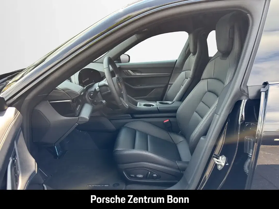 Porsche Taycan - Thumbnail 9