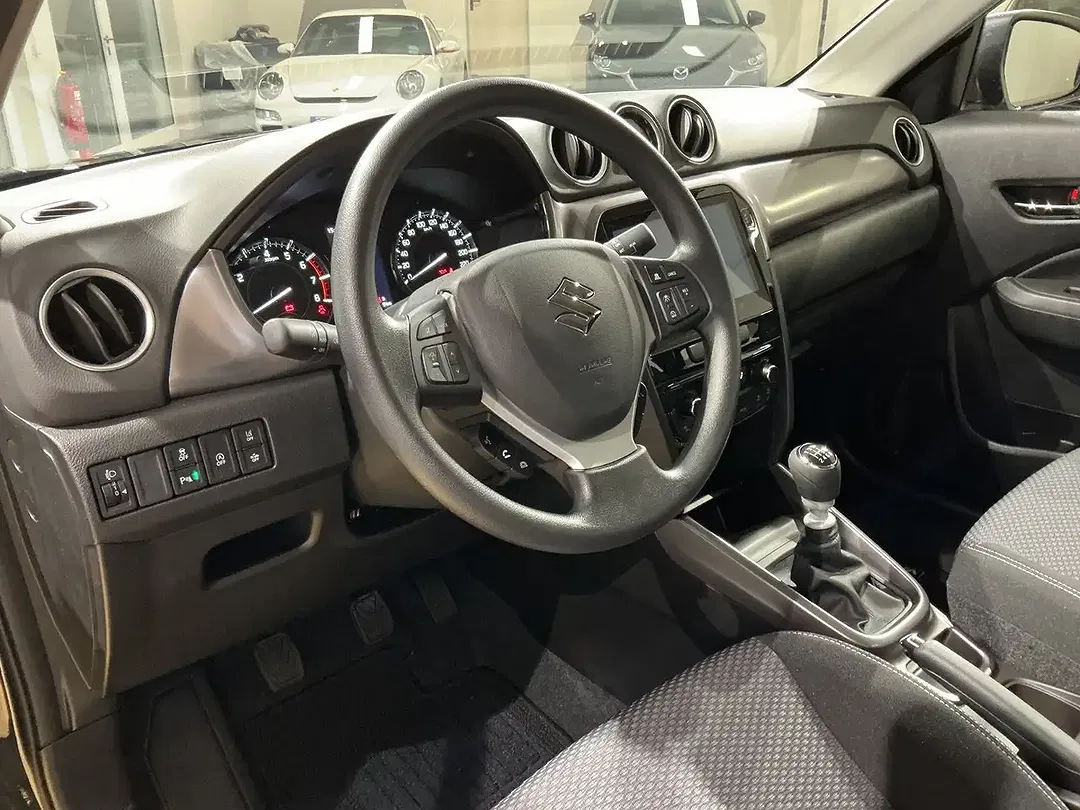 Suzuki Vitara - Thumbnail 12