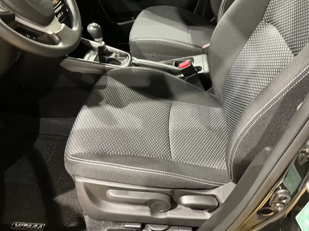 Suzuki Vitara - Thumbnail 14