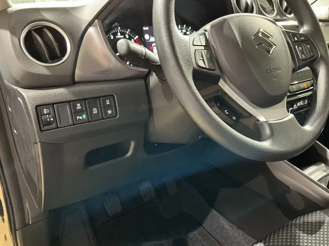 Suzuki Vitara - Thumbnail 15