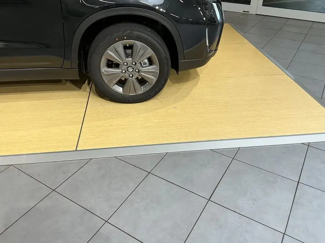 Suzuki Vitara - Thumbnail 5