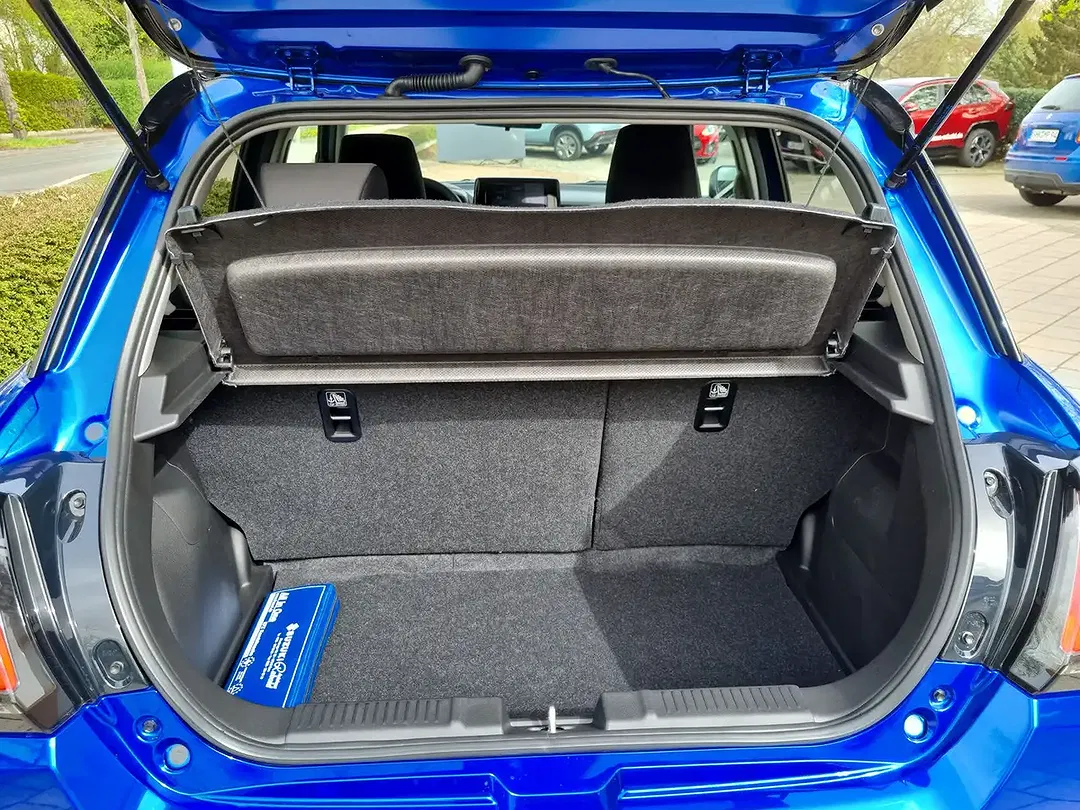 Suzuki Swift - Thumbnail 11