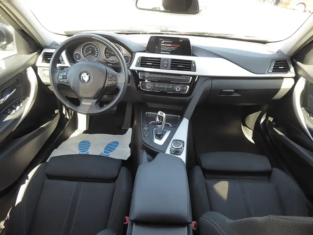 BMW 320 - Thumbnail 12