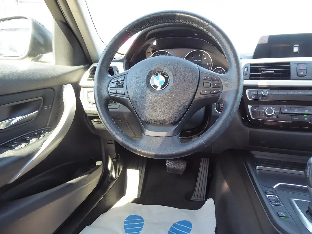 BMW 320 - Thumbnail 14