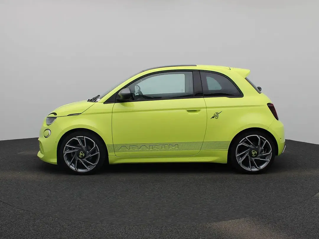 Abarth 500e - Thumbnail 4