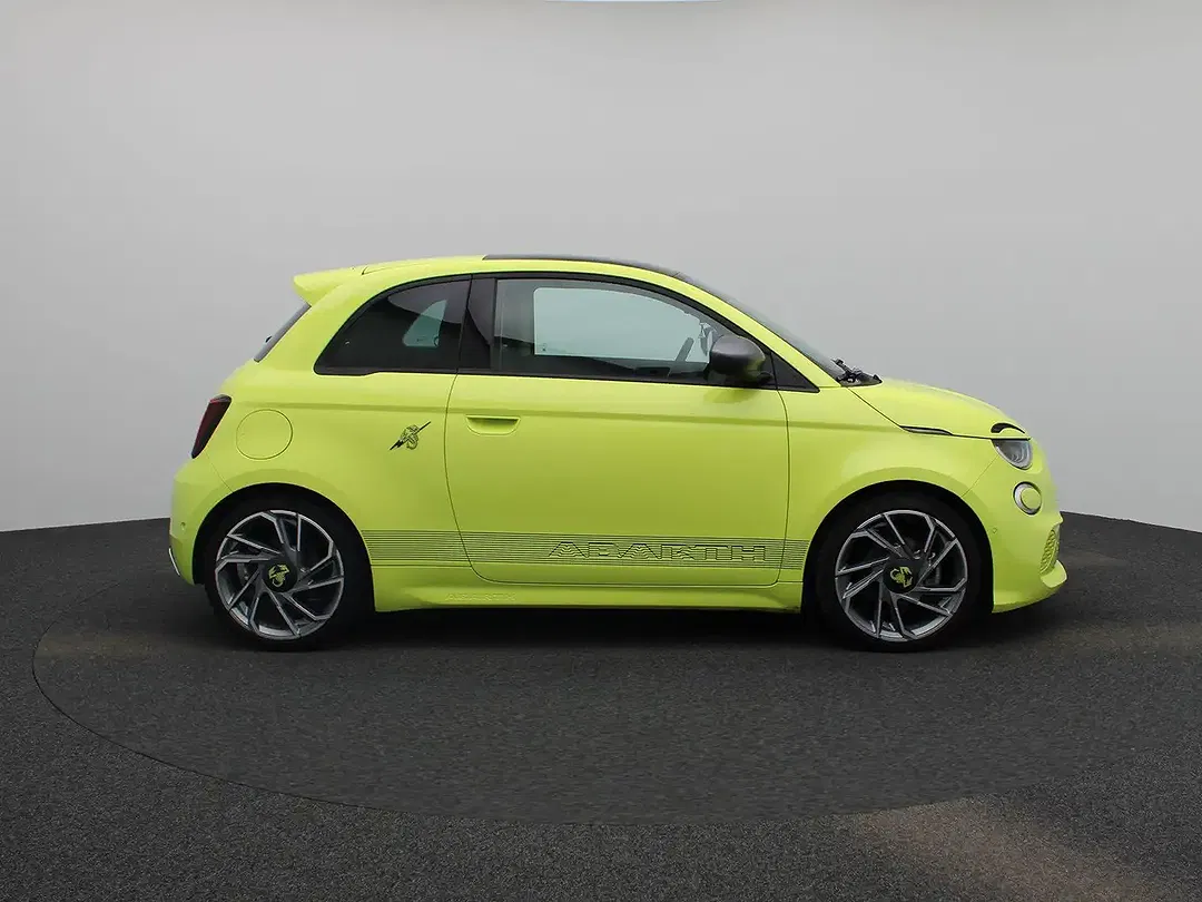 Abarth 500e - Thumbnail 6