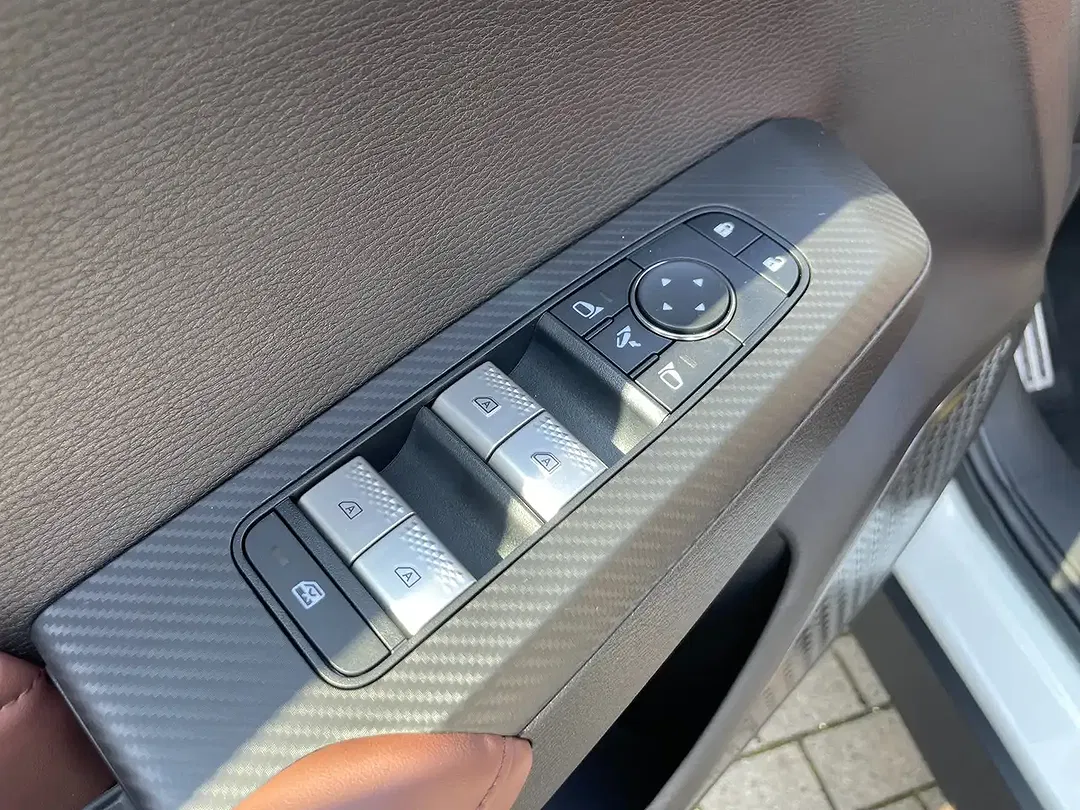 Mitsubishi Outlander - Thumbnail 12