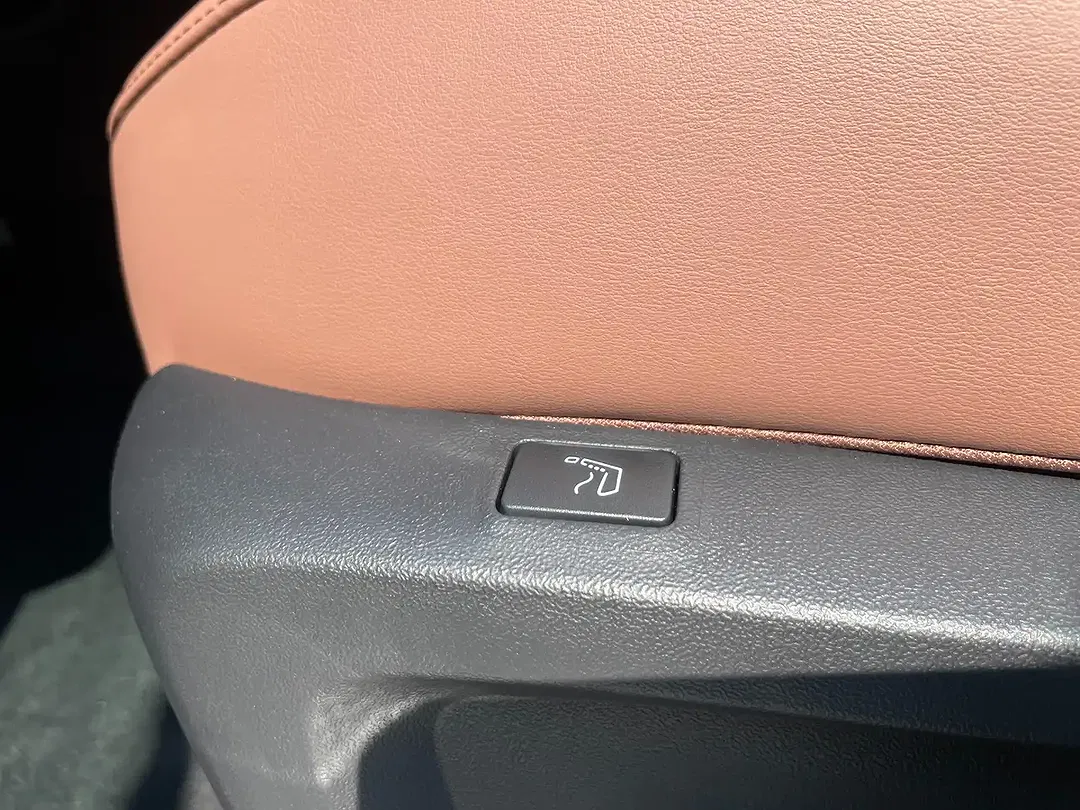 Mitsubishi Outlander - Thumbnail 15
