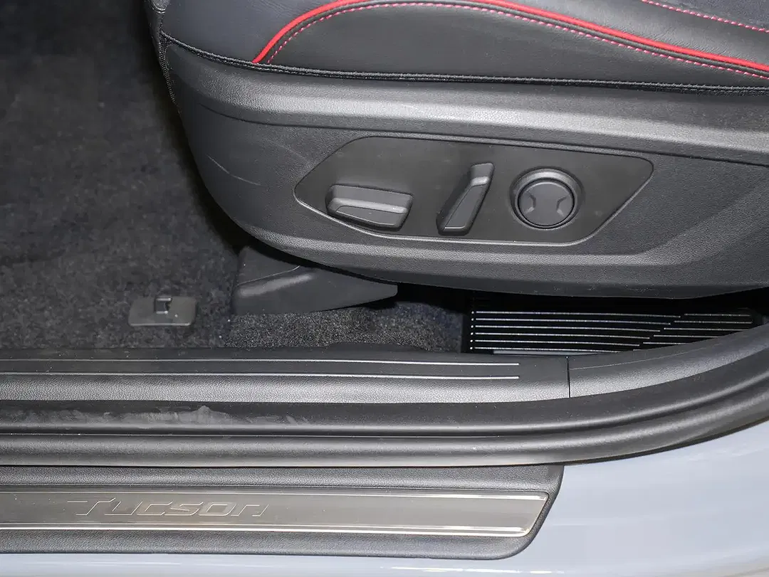 Hyundai TUCSON - Thumbnail 4
