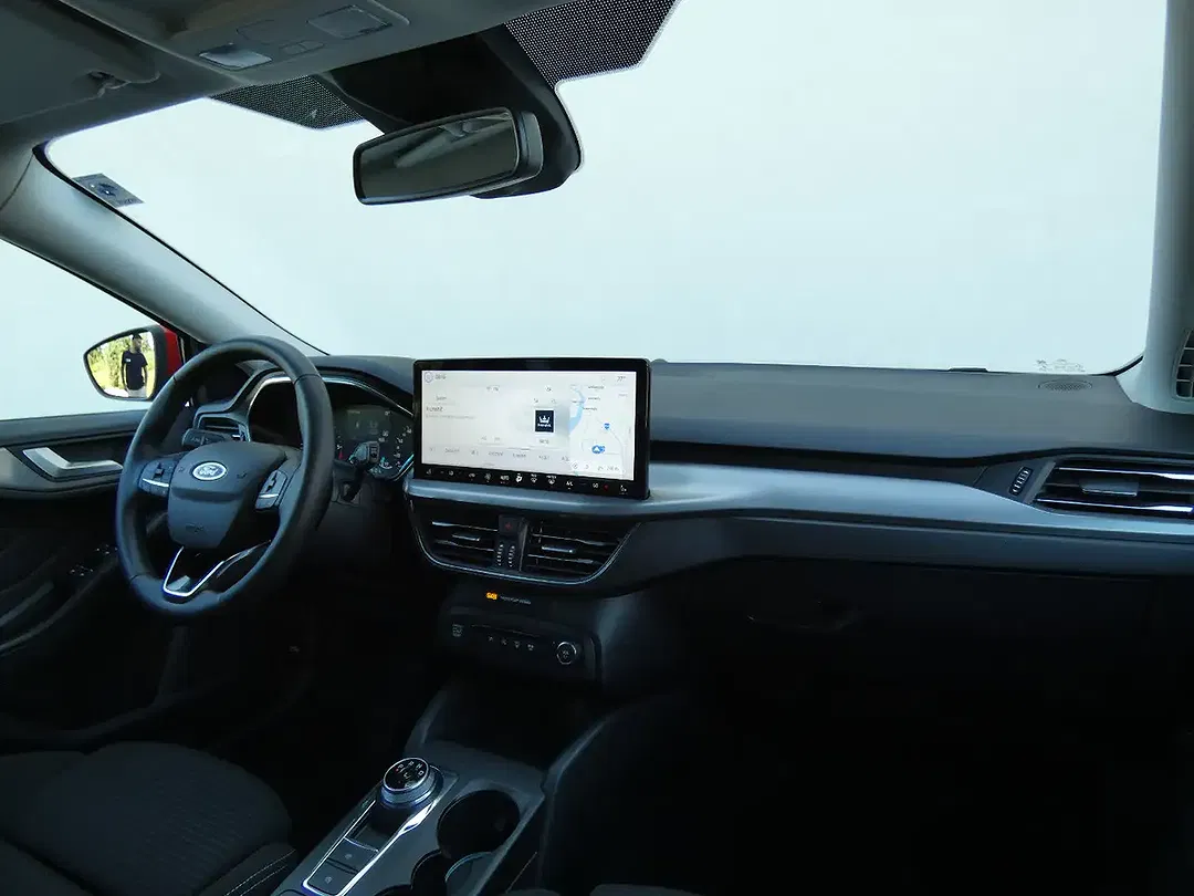 Ford Focus - Thumbnail 13