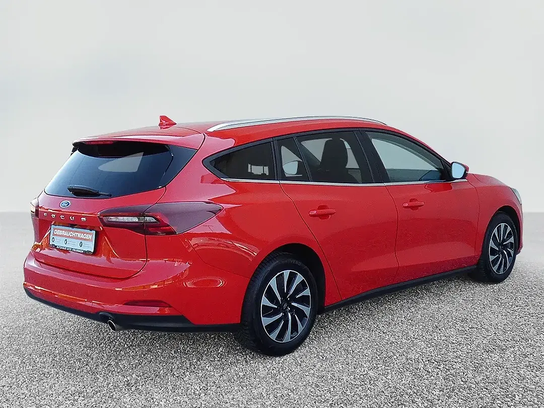 Ford Focus - Thumbnail 5