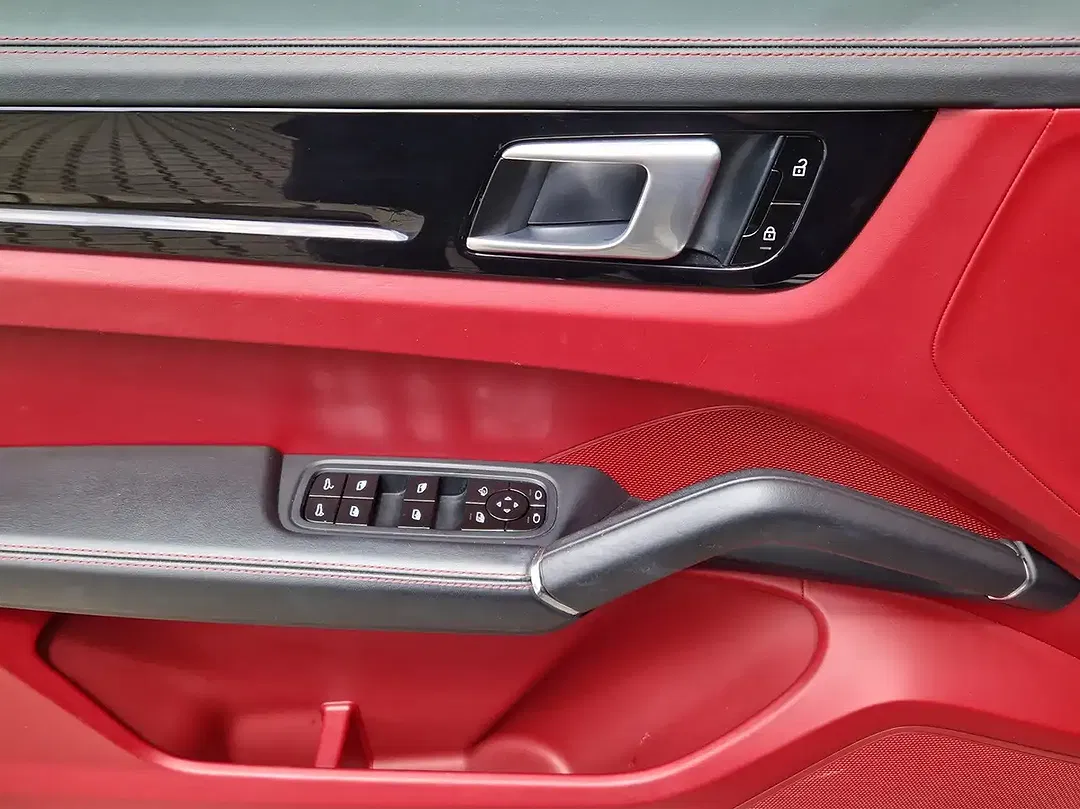 Porsche Cayenne - Thumbnail 14