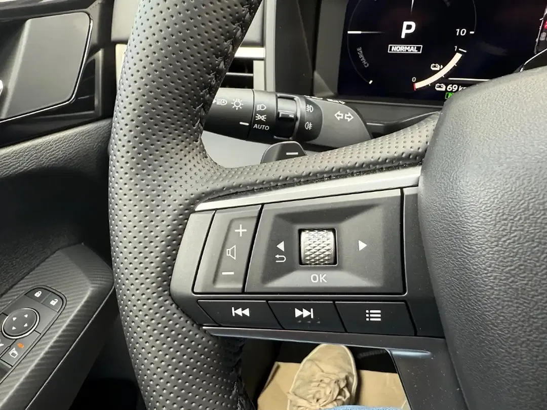 Mitsubishi Outlander - Thumbnail 11