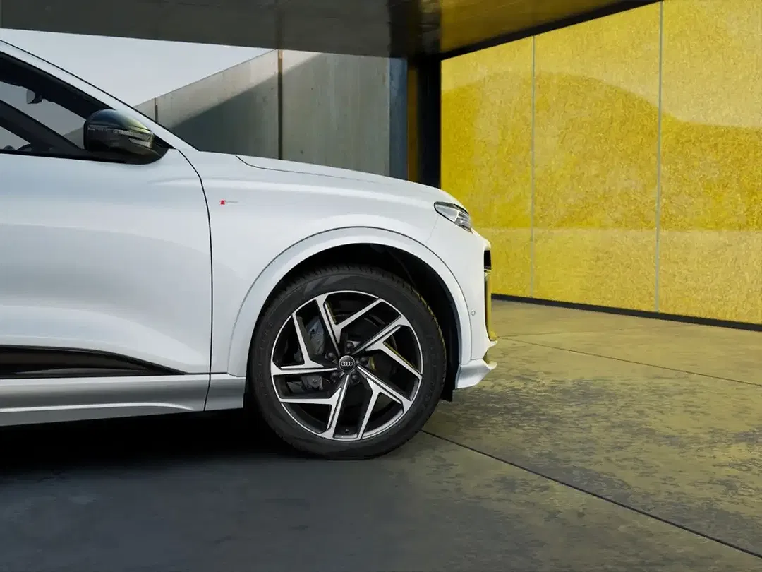 Audi Q6 e-tron - Thumbnail 6