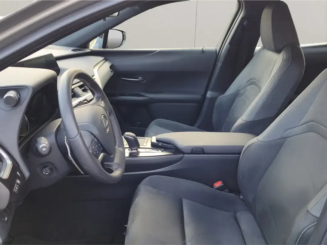Lexus UX 300e - Thumbnail 11