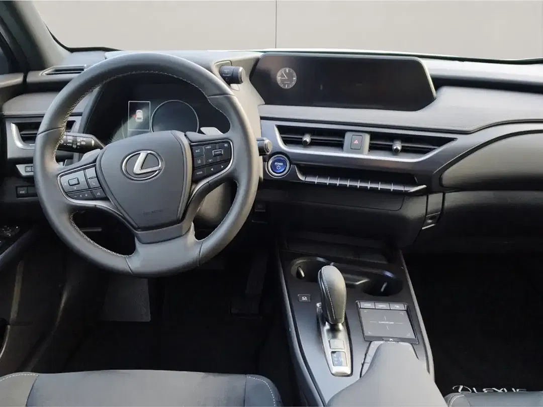 Lexus UX 300e - Thumbnail 13