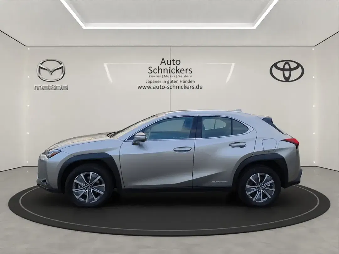 Lexus UX 300e - Thumbnail 2