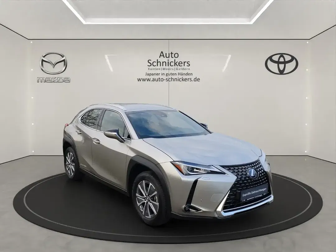 Lexus UX 300e - Thumbnail 7