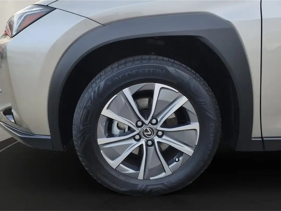 Lexus UX 300e - Thumbnail 9