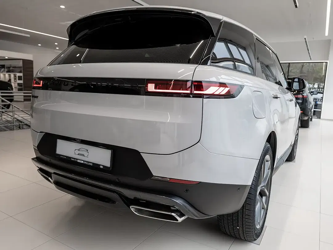 Land Rover Range Rover Sport - Thumbnail 1