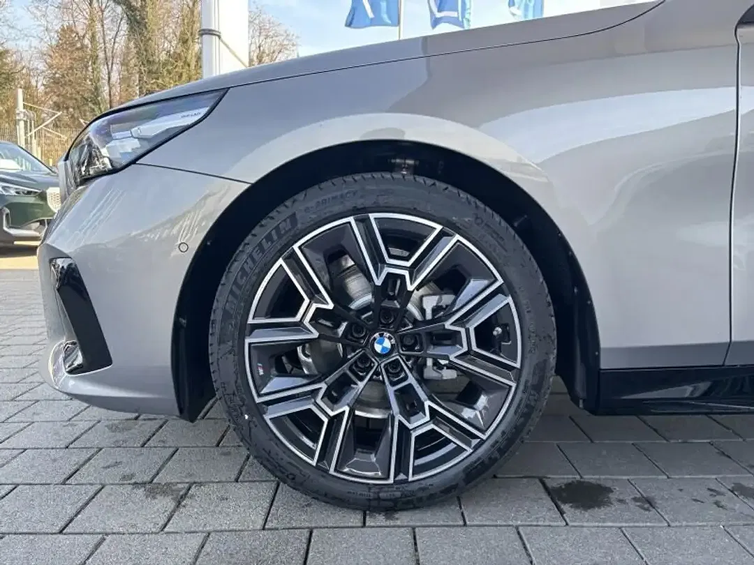 BMW 520 - Thumbnail 6