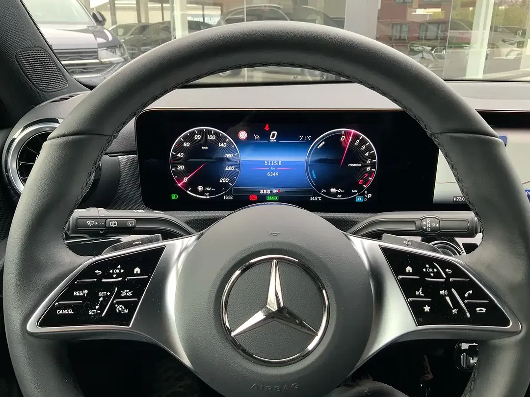Mercedes-Benz A 250 - Thumbnail 3